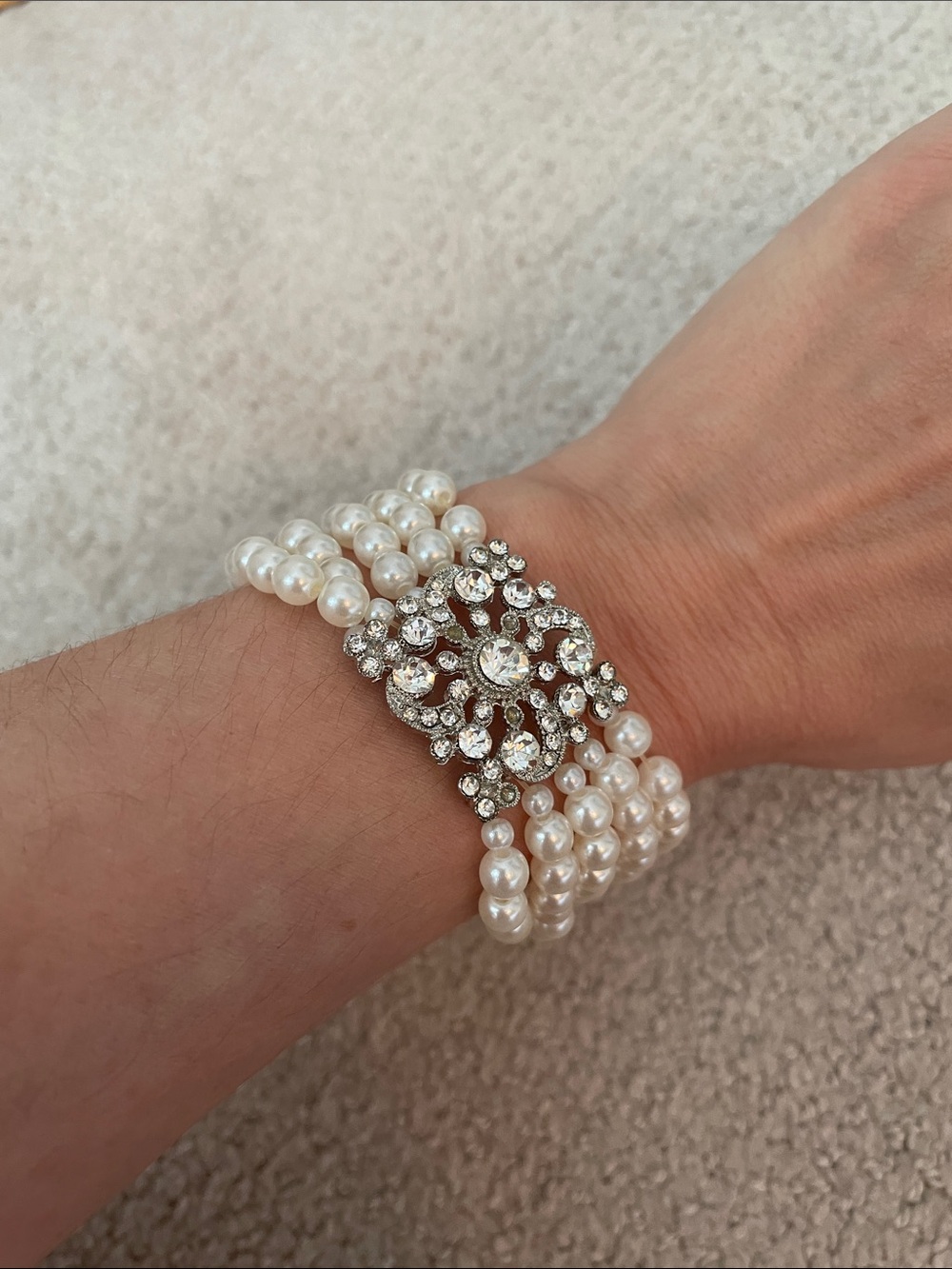 Elegant Pearl and Crystal Multi-Strand Bracelet - White
